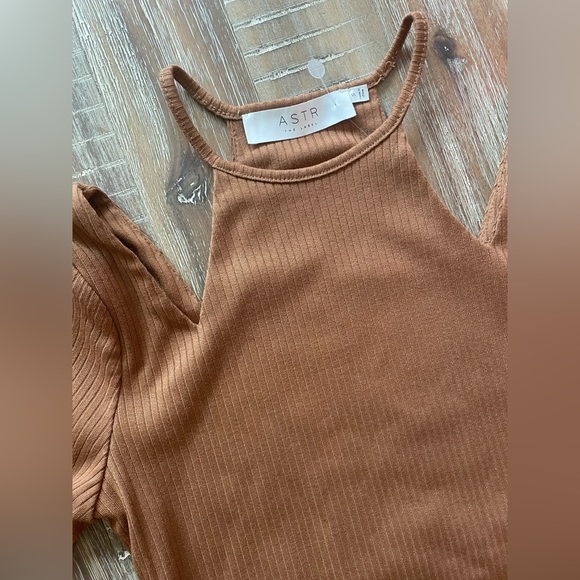 NEW -  ASTR The Label Brown Halter Neck Long Sleeve Cutout Bodysuit Size Small - Picture 10 of 10
